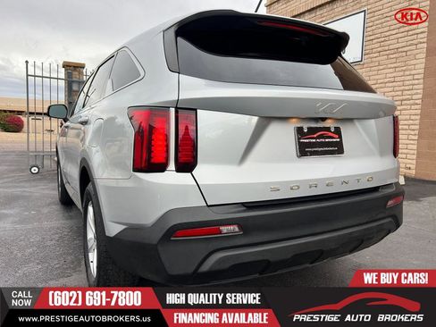 Used 2022 Kia Sorento LX image 15