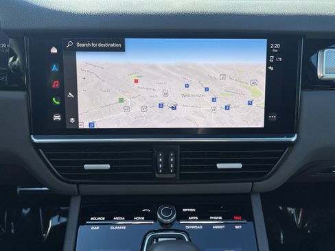 Used 2022 Porsche Cayenne S Platinum image 20