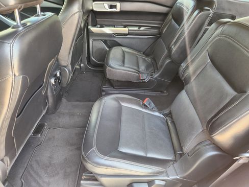 Certified 2022 Ford Explorer Limited w/ Equipment Group 301A RWD image 19