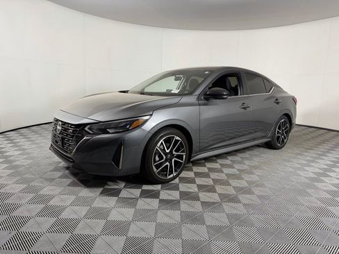 Used 2024 Nissan Sentra SR image 3