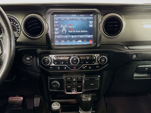 Used 2021 Jeep Gladiator Sport AWD/4WD image 23