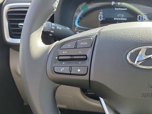 New 2026 Hyundai Venue SEL image 5