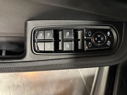 Used 2019 Porsche Macan AWD/4WD image 15