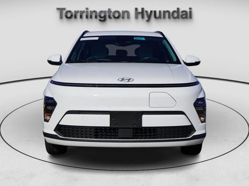 Certified 2025 Hyundai Kona SEL image 2
