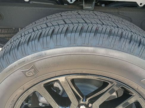 Used 2024 GMC Sierra 1500 Elevation AWD/4WD image 13