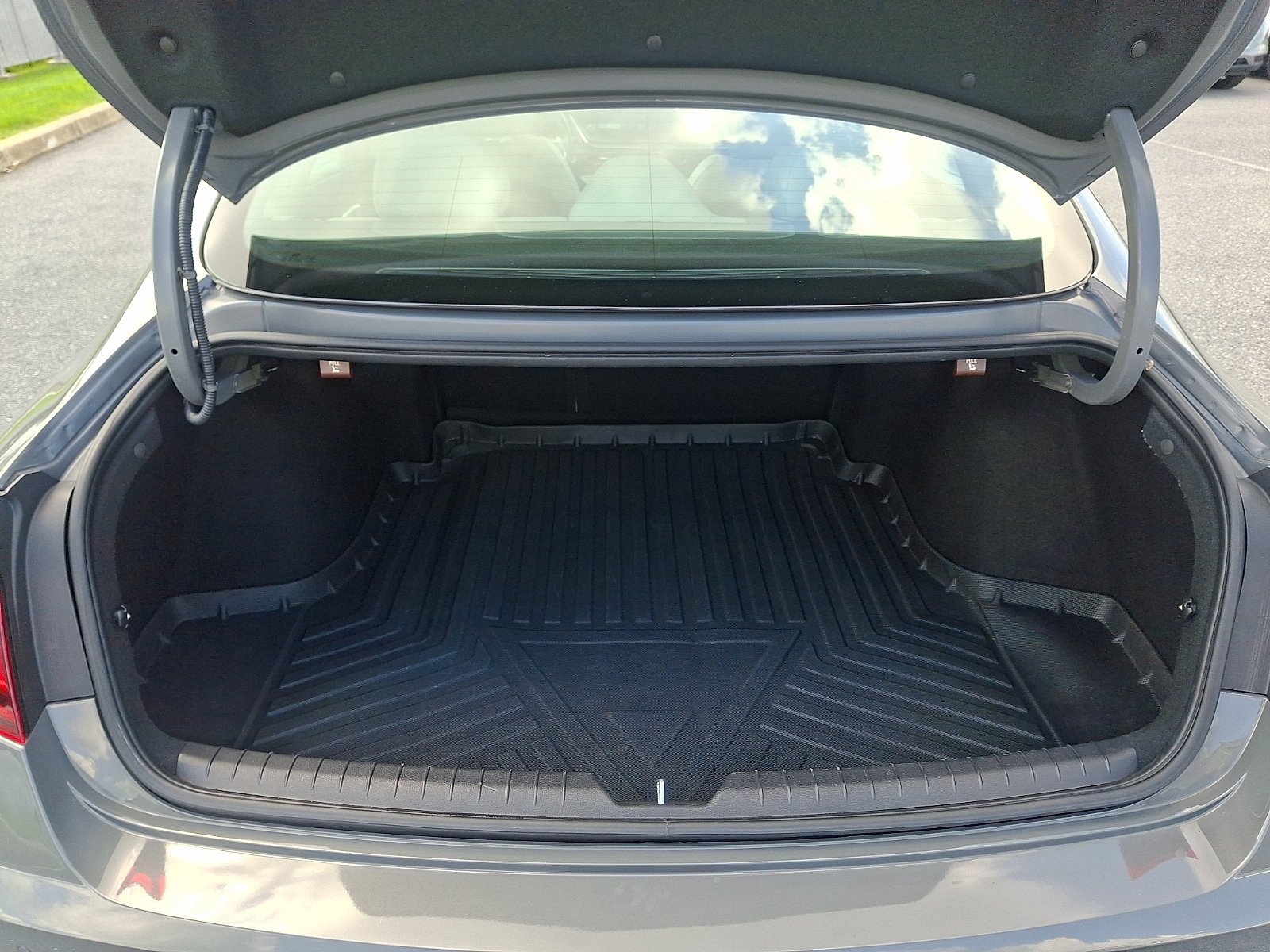 Used 2021 Hyundai Sonata Limited w/ Preferred Accessory Package FWD image 33