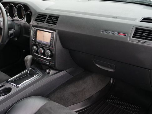 Used 2009 Dodge Challenger SRT8 image 31