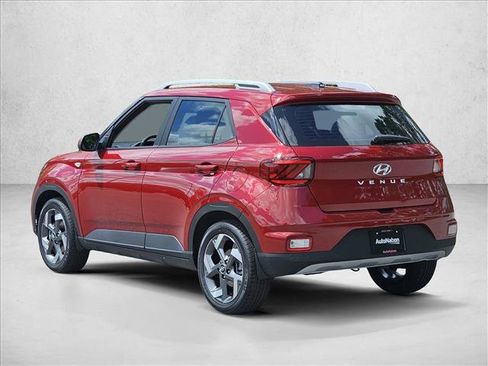 Certified 2025 Hyundai Venue SEL FWD image 9