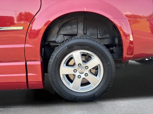 Used 2010 Dodge Grand Caravan SXT w/ Trailer Tow Group FWD image 30