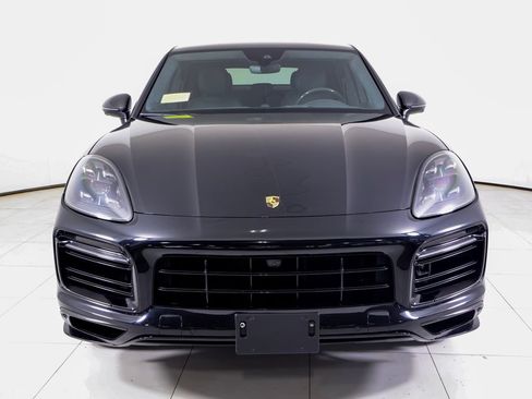 Certified 2023 Porsche Cayenne GTS w/ Premium Package Plus AWD/4WD image 37