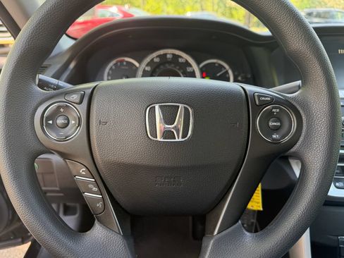 Used 2013 Honda Accord LX image 21