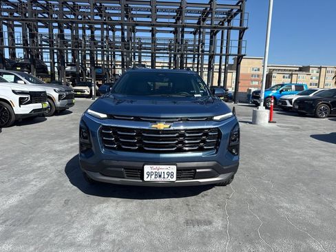 Used 2025 Chevrolet Equinox LT w/ Convenience Package II FWD image 2