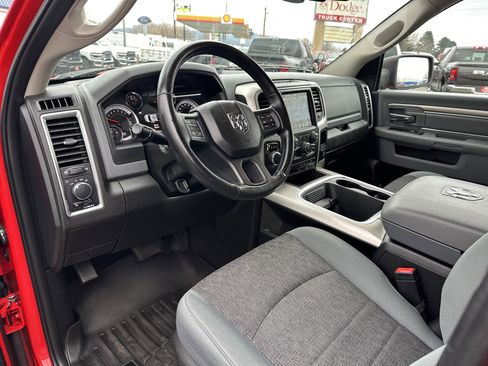 Used 2020 RAM 1500 Classic SLT w/ Luxury Group image 9