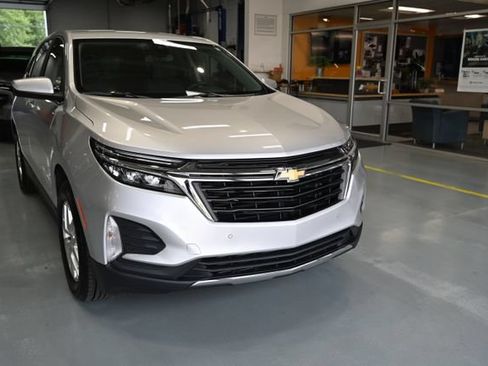 Used 2022 Chevrolet Equinox LT FWD image 3