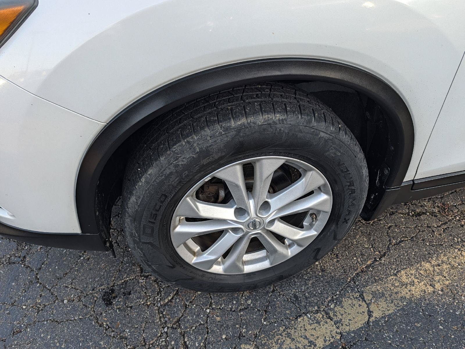 Used 2014 Nissan Rogue SV w/ SV Premium Package AWD/4WD image 37