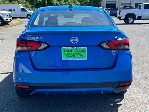 Used 2021 Nissan Versa SR FWD image 9