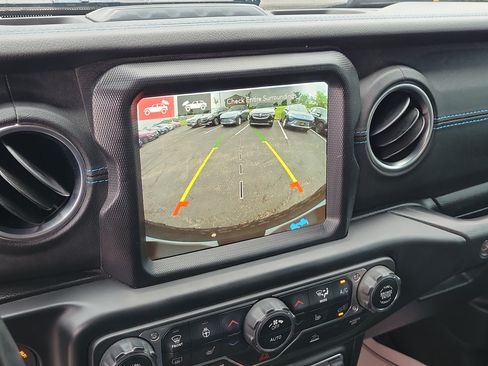 Used 2022 Jeep Wrangler Unlimited Rubicon 4xe w/ Steel Bumper Group AWD/4WD image 27