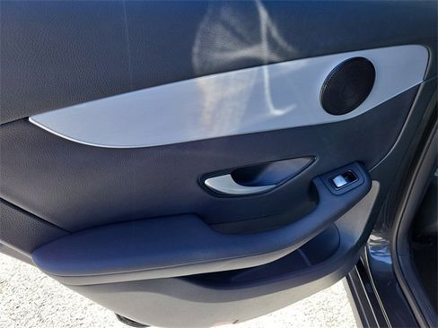 Used 2022 Mercedes-Benz GLC 300 w/ Premium Package Lite image 9