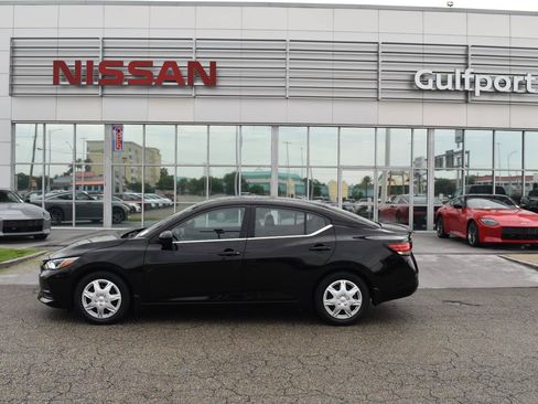 Used 2022 Nissan Sentra S w/ Electronics Package FWD image 3