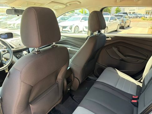 Used 2015 Ford Escape SE FWD image 31