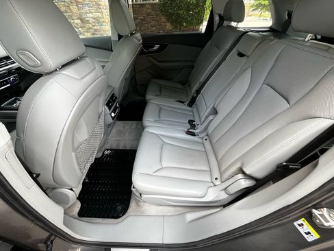 Used 2019 Audi Q7 3.0T Prestige w/ Prestige Package AWD/4WD image 15