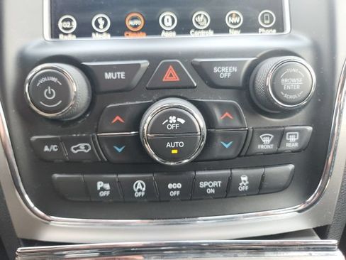 Used 2018 Jeep Grand Cherokee Altitude RWD image 32