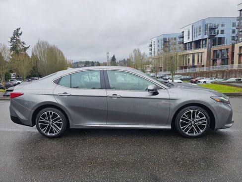 Used 2026 Toyota Camry XLE image 4
