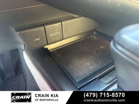 Used 2022 Toyota Camry SE image 32