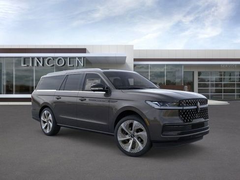 New 2026 Lincoln Navigator L Black Label AWD/4WD image 7