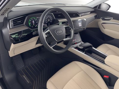 Used 2024 Audi Q8 e-tron Premium Plus w/ Premium Plus Package AWD/4WD image 4