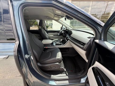 Used 2024 Kia Carnival SX FWD image 12