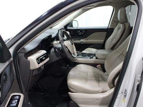 Used 2021 Lincoln Aviator Reserve w/ Equipment Group 201A AWD/4WD image 3