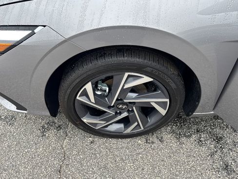 New 2025 Hyundai Elantra SEL image 22