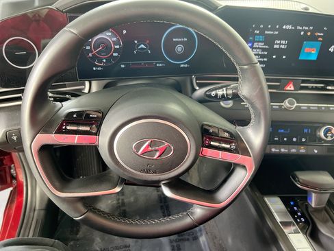 Used 2023 Hyundai Elantra SEL w/ Convenience Package image 11