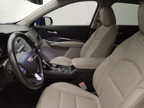 Used 2021 Cadillac XT4 Luxury w/ Cold Weather Package FWD image 17