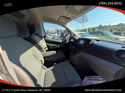 Used 2015 Nissan NV200 SV w/ Technology Package FWD image 13