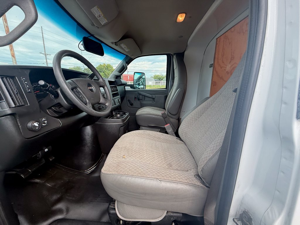 Used 2020 GMC Savana 3500 Extended w/ Driver Convenience Package RWD image 11