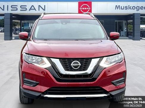 Used 2019 Nissan Rogue SV FWD image 2