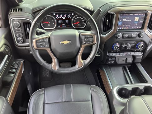 Used 2023 Chevrolet Silverado 2500 High Country w/ Z71 Off-Road Package AWD/4WD image 11