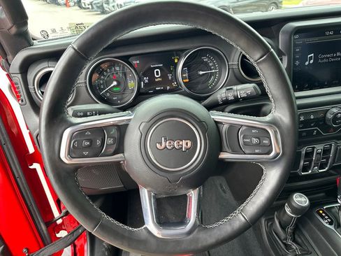 Used 2022 Jeep Wrangler Unlimited Sahara w/ Cold Weather Group AWD/4WD image 20