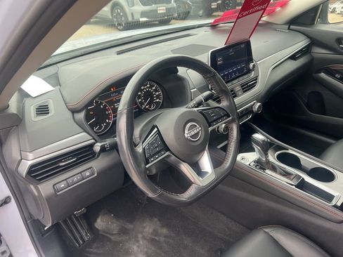 Certified 2023 Nissan Altima 2.5 SR image 6
