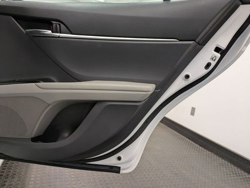Used 2019 Toyota Camry LE FWD image 26