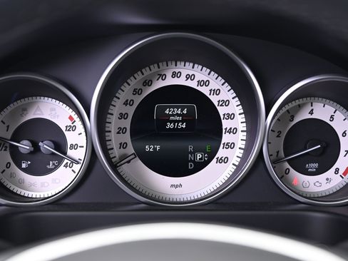 Used 2015 Mercedes-Benz E 400 E 400 image 37