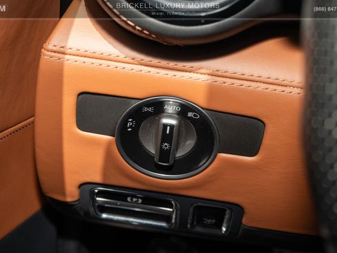 Used 2018 Mercedes-Benz AMG GT Roadster image 20