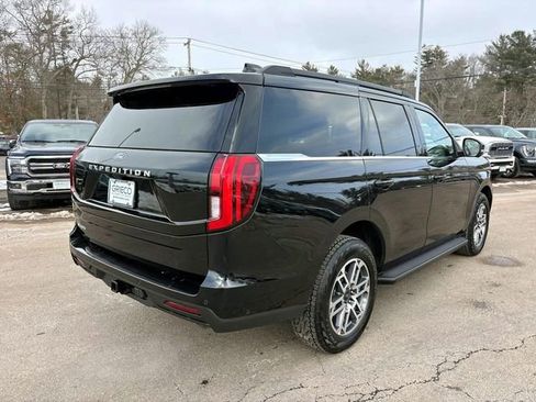 Used 2025 Ford Expedition Active image 3