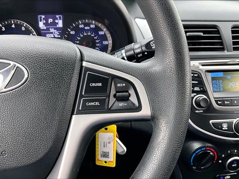 Used 2017 Hyundai Accent SE FWD image 18