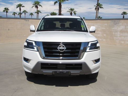 Used 2024 Nissan Armada SL image 3