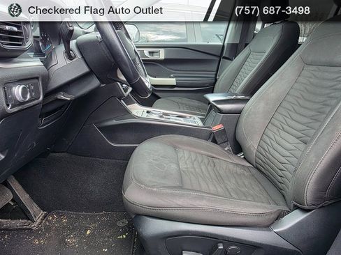 Used 2021 Ford Explorer XLT image 8