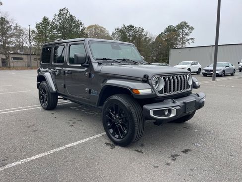 Certified 2025 Jeep Wrangler Unlimited Sahara w/ Safety Group AWD/4WD image 4