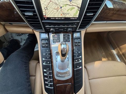 Used 2015 Porsche Panamera S RWD image 38
